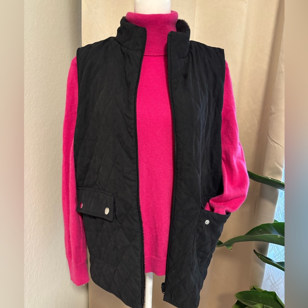 Women's Black Quilted Vest lined with Faux Fur, size L